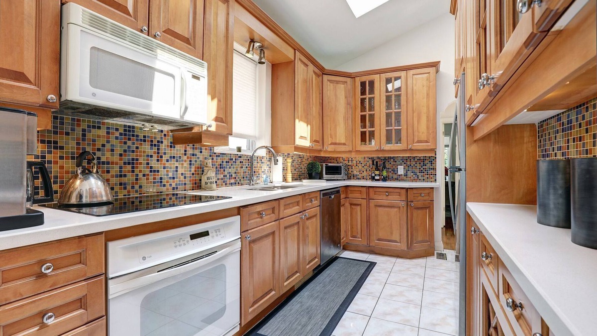 East York House | Executive Rental