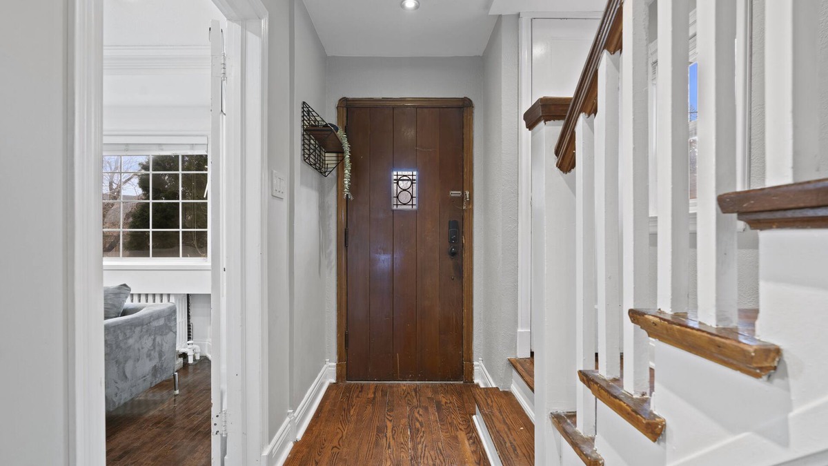 East York House | Executive Rental - Downtown Toronto
