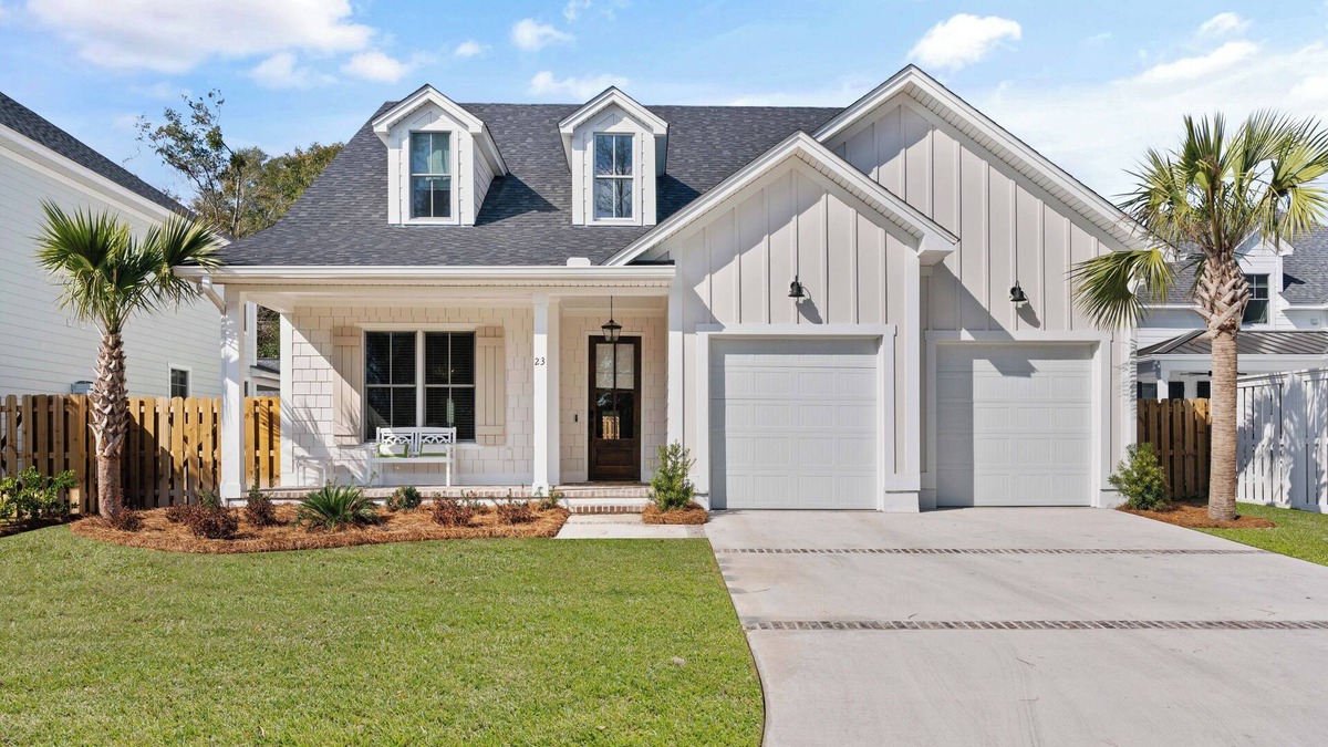 Saint Simons Heights House | Executive style home with 4 bedrooms and 3.5 baths.