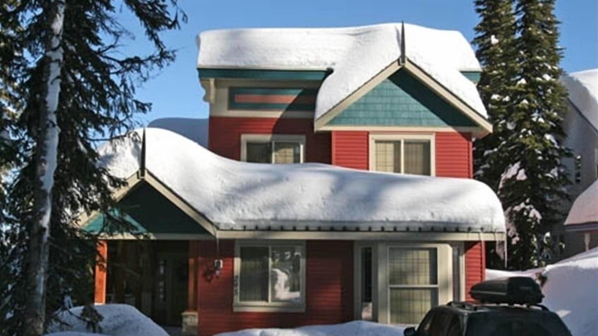 Silver Star Mountain House | Executive Vacation Home at Silver Star Mountain - Sleeps 8-10