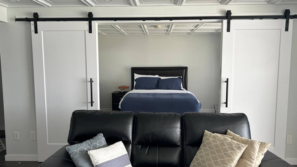 Evanston House | Executive Walkout Basement - Close to Banff