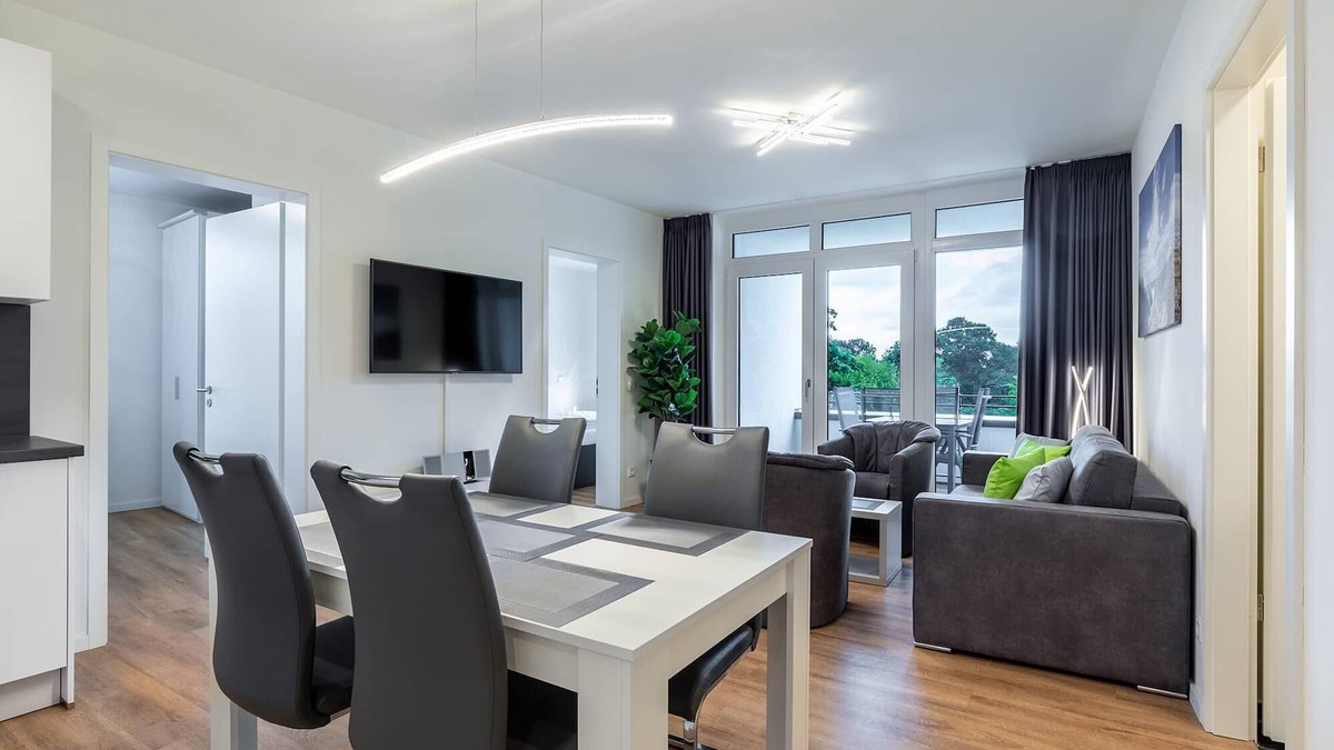 Alt-Travemunde/Ronnau Apartment | Exklusives Apartment mit Loggia und Zwei Badezimmern, Direkt am Park Gelegen