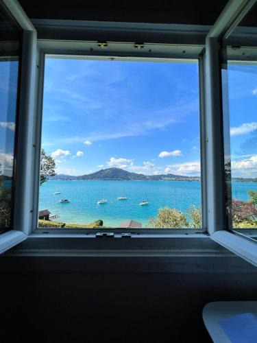 Weyregg am Attersee House | Exklusiver Seetraum am Attersee direkt am See
