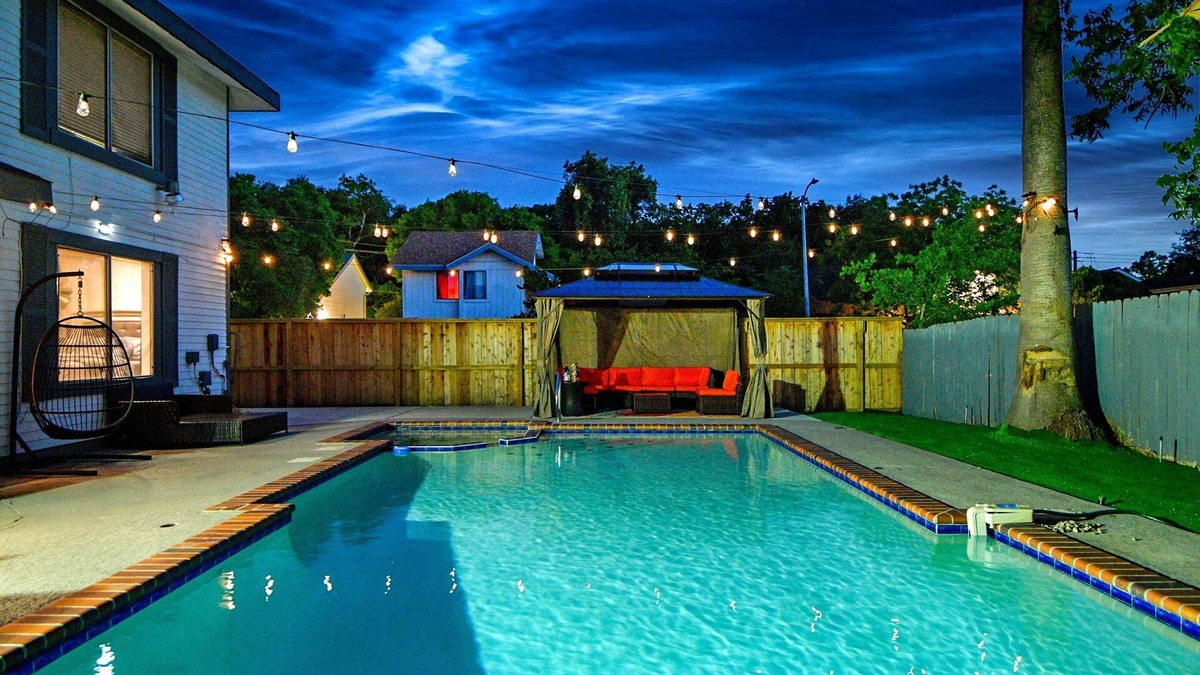Clodine House | EXOTIC LODGEnDiscover a unique retreat experience in the heart of Houston, TX