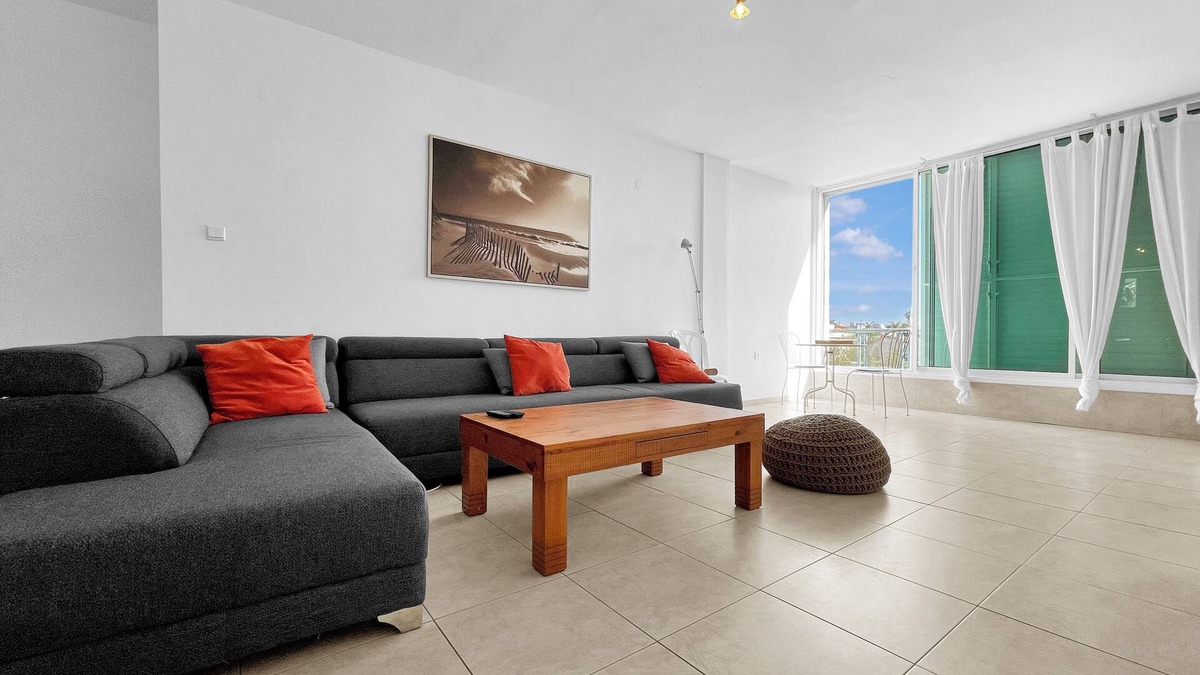 Herzliya Pituach Apartment | Expansive Beachside Retreat – 2.5BR/2BA, Prime Location!