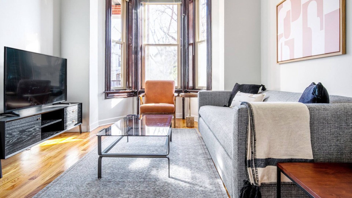 Park West Apartment | Expansive Lincoln Park 2BR, walk to L + Clark Street dining, by Blueground