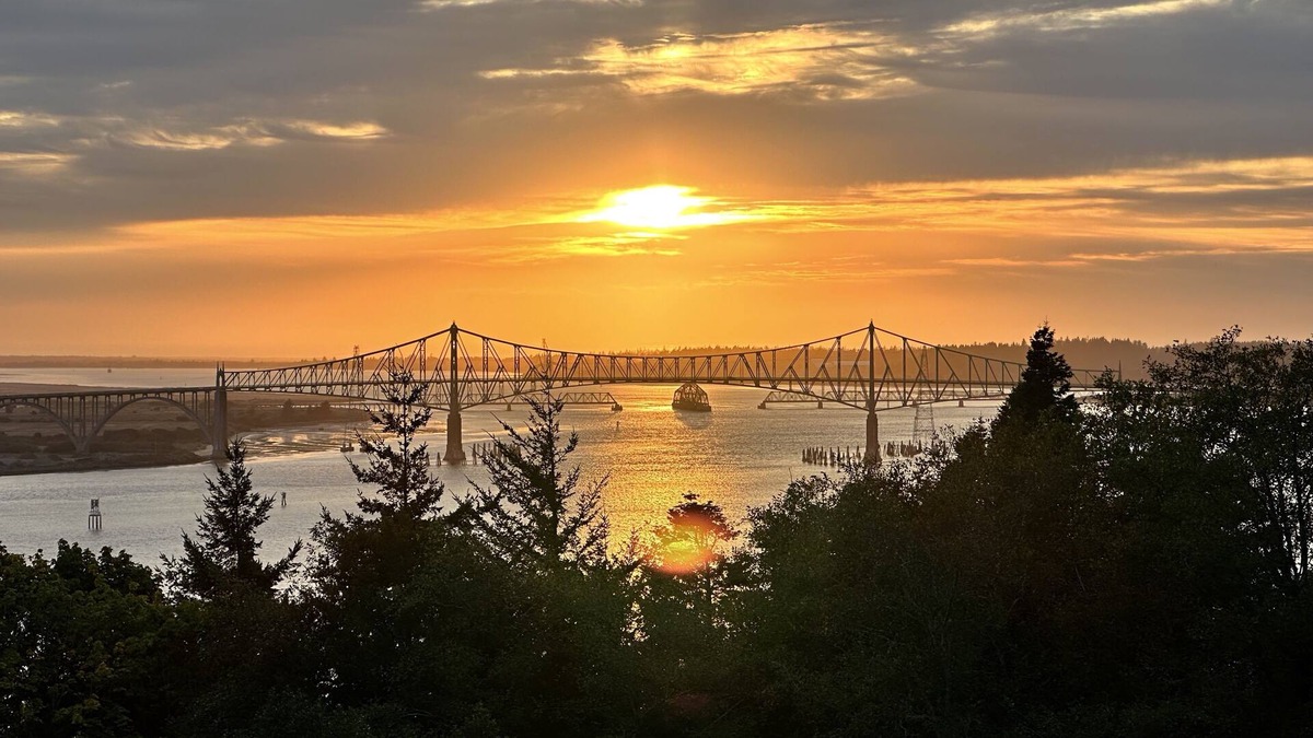North Bend Apartment | Expansive views of iconic McCullough Bridge, and bay with beautiful sunsets