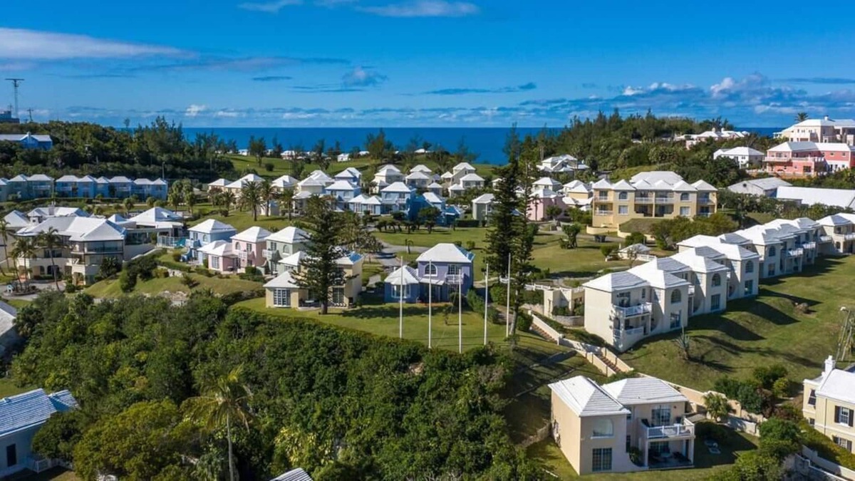 St. George's Cottage | Experience a Breathtaking Golf Course.