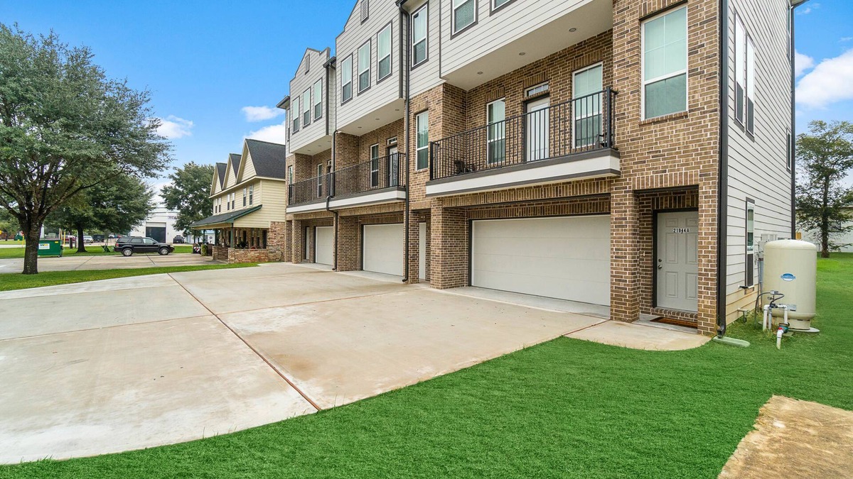 Humble House | Experience a First Class Stay - 2 BDRM