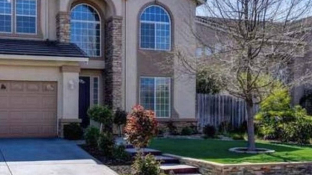 Elk Grove House | Experience Elk Grove living near CSUS – just a quick 18-min drive away