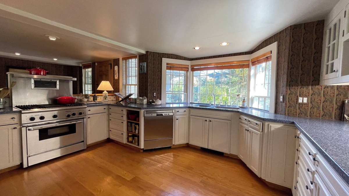 Winsted House | Experience Fall in the Berkshires