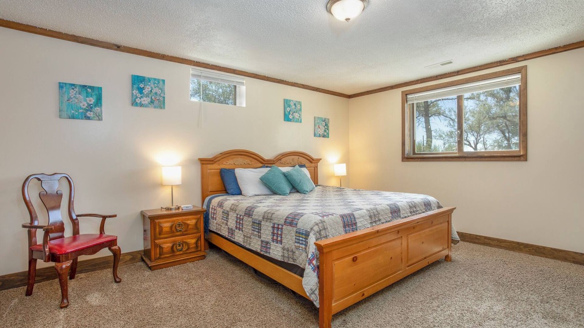 Hudson House | Experience Hudson charm in our spacious 3-bedroom retreat