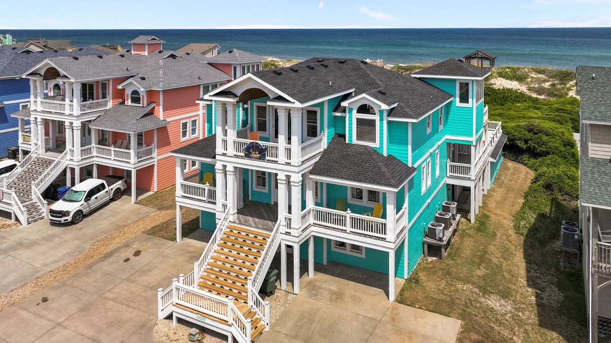 South Nags Head House | Experience luxury at Turquoise Turtle in Nags Head, perfect for up to 16 guests.