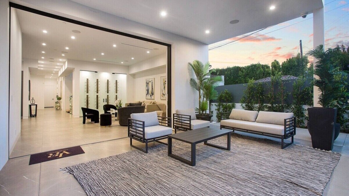 Brentwood Villa | Experience luxury in our 7-bedroom, 7,500 sq ft retreat