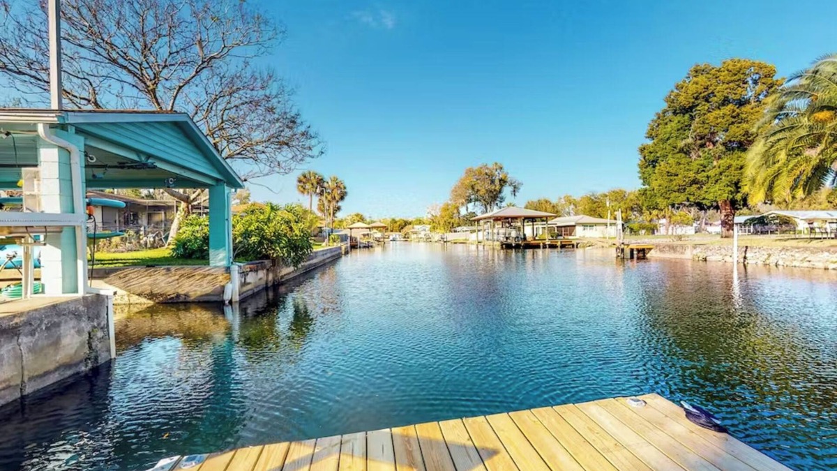 Homosassa House | Experience Manatee Magic: Your Cozy Retreat Awaits!
