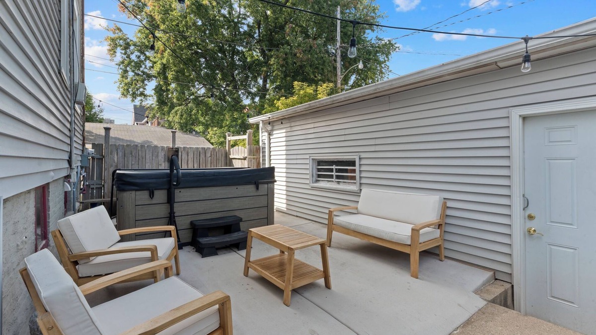 Bay View House | Experience Milwaukee's Bayview in this Spacious 3-bedroom