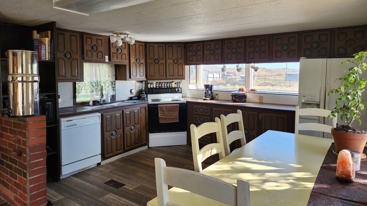 Huntington House | Experience Rural Life, Both Stores and Wide Open Country Only Blocks Away