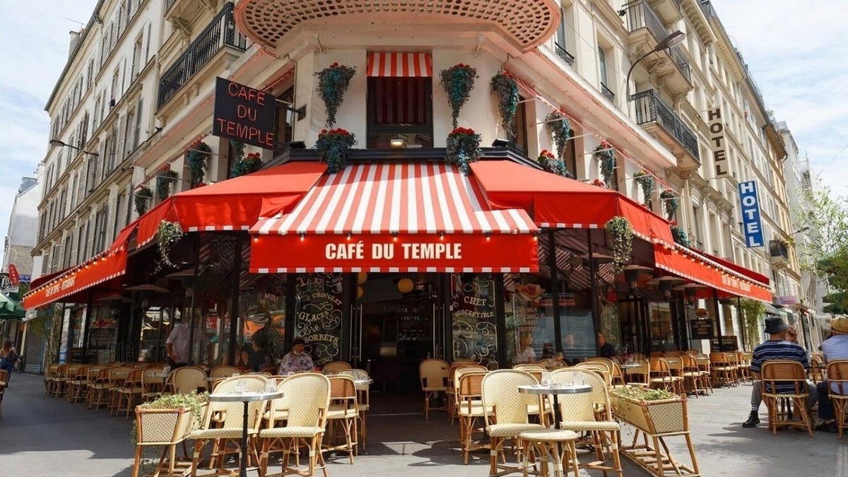 Saint-Merri Apartment | EXPERIENCE THE BEST OF PARISIAN LIVING IN THE VIBRANT MARAIS – RUE DU TEMPLE