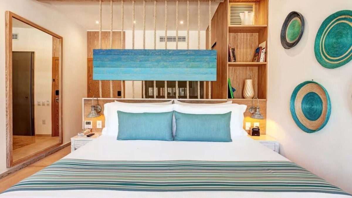 Isla Holbox Hotel | Experience the Enchanting Bioluminescent Beaches! Direct Beach Access, Pool!