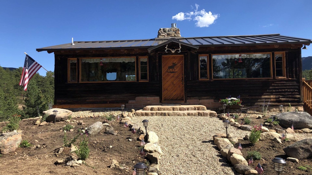 Allenspark Cabin | Experience the fall colors and wildlife, hiking, relaxing, pet friendly