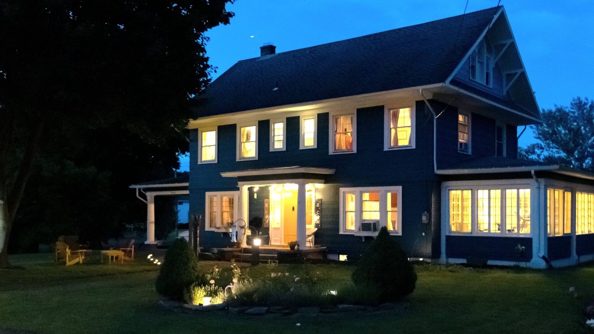 South Lima House | Experience the Finger Lakes in a 1915 Colonial Revival Home