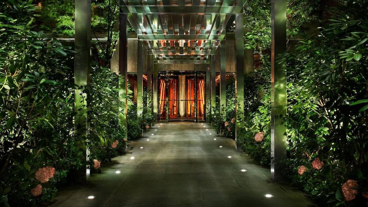 Bowery Hotel | Experience the Heart of NYC: Designer Suites with Amazing Roosevelt Park View