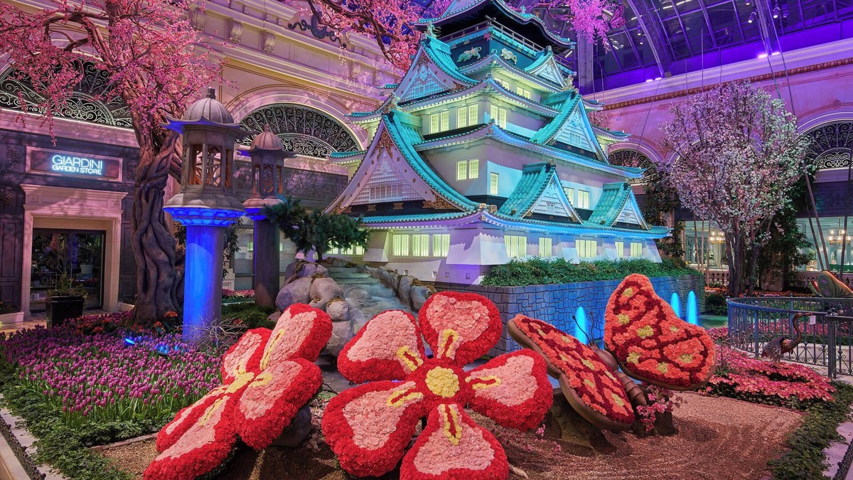 Las Vegas Hotel | Experience the world-famous Las Vegas Strip! W/Pool, Parking Access!