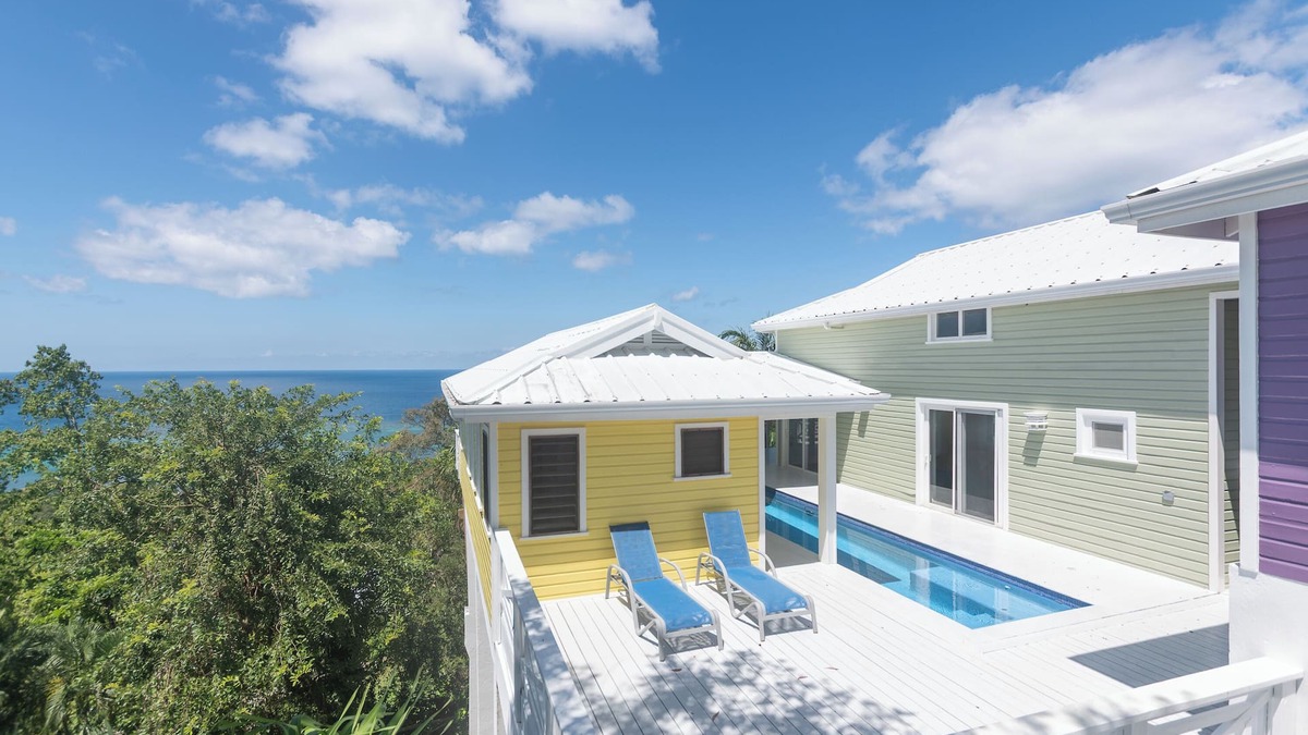 Antoneys Cay House | Experience tropical living at Casa Afortunada, 4-bedroom home with stunning ocean views.