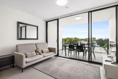 Kelvin Grove Apartment | Experiencing Uni Life 2BR Kelvin Grove Parking