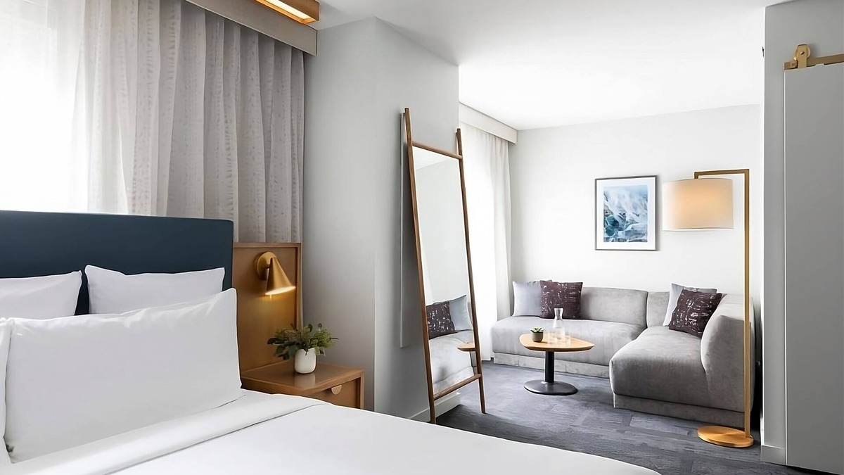 Streeterville Hotel | Explore Chicago! Short Drive to Bridgehouse and Chicago River Museum!