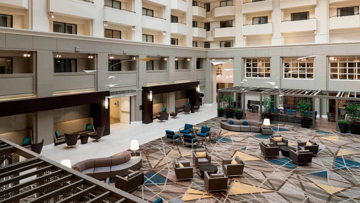 Fairfax Hotel | Explore Fairfax from a Comfortable Stay Near GMU and Fair Oaks Mall