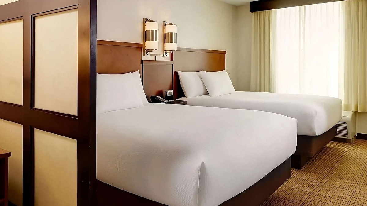 Austin Hotel | Explore More of Austin! Free Parking, Pets Allowed, Visit Paramount Theatre!