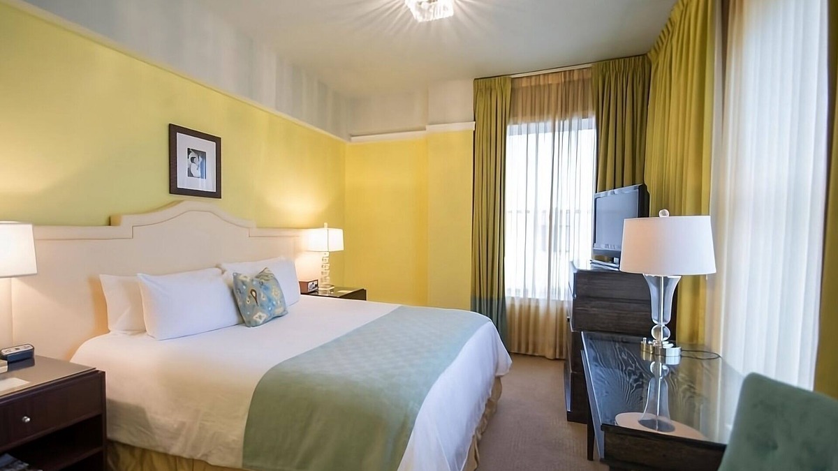 Goose Hollow Hotel | Explore More of Portland! 3 Classy Units, Pets Allowed, Near Portland Art Museum