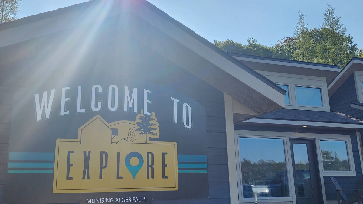 Munising Cottage | EXPLORE Munising Cottage 219