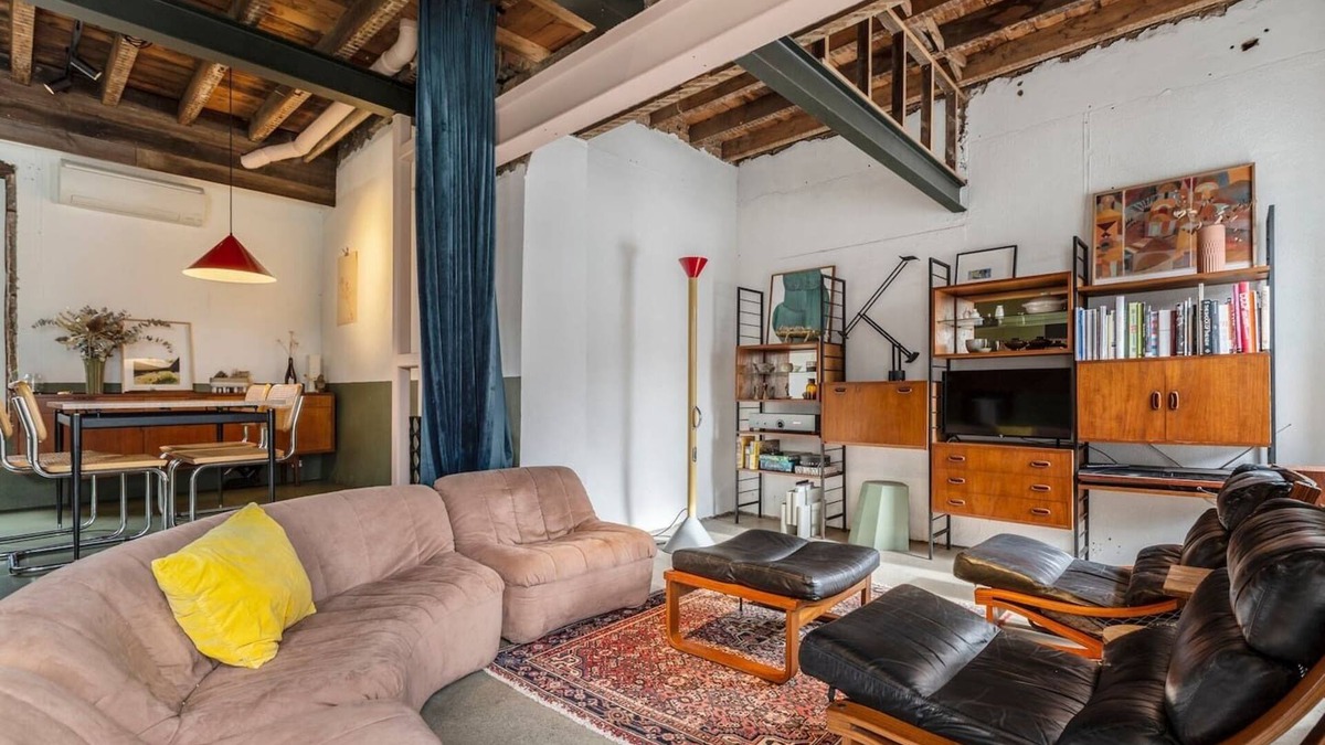North Melbourne House | Explore the Locale in a Sustainable Renovated Pub