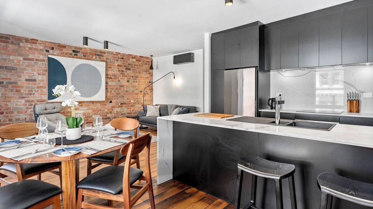 Hobart Central Business District Apartment | Explore the Quaint Cafe Locale from Saddlers House