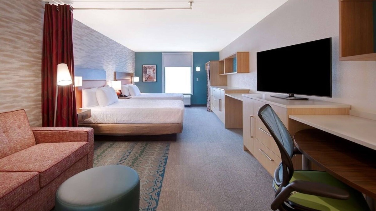 University House | Explore Waco with Ease – Stay with Kitchen & Parking, Walk to Magnolia Market &