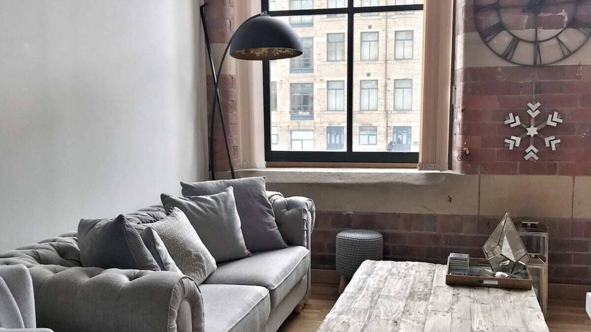 Shipley Apartment | Exposed brickwork, beautiful decor and well located for Saltaire