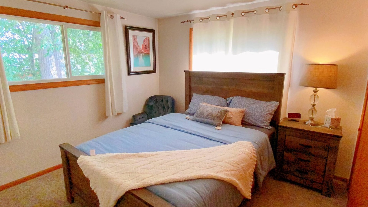 Stevens Point House | Express Gateway in Stevens Point with fully enclosed fence for backyard!