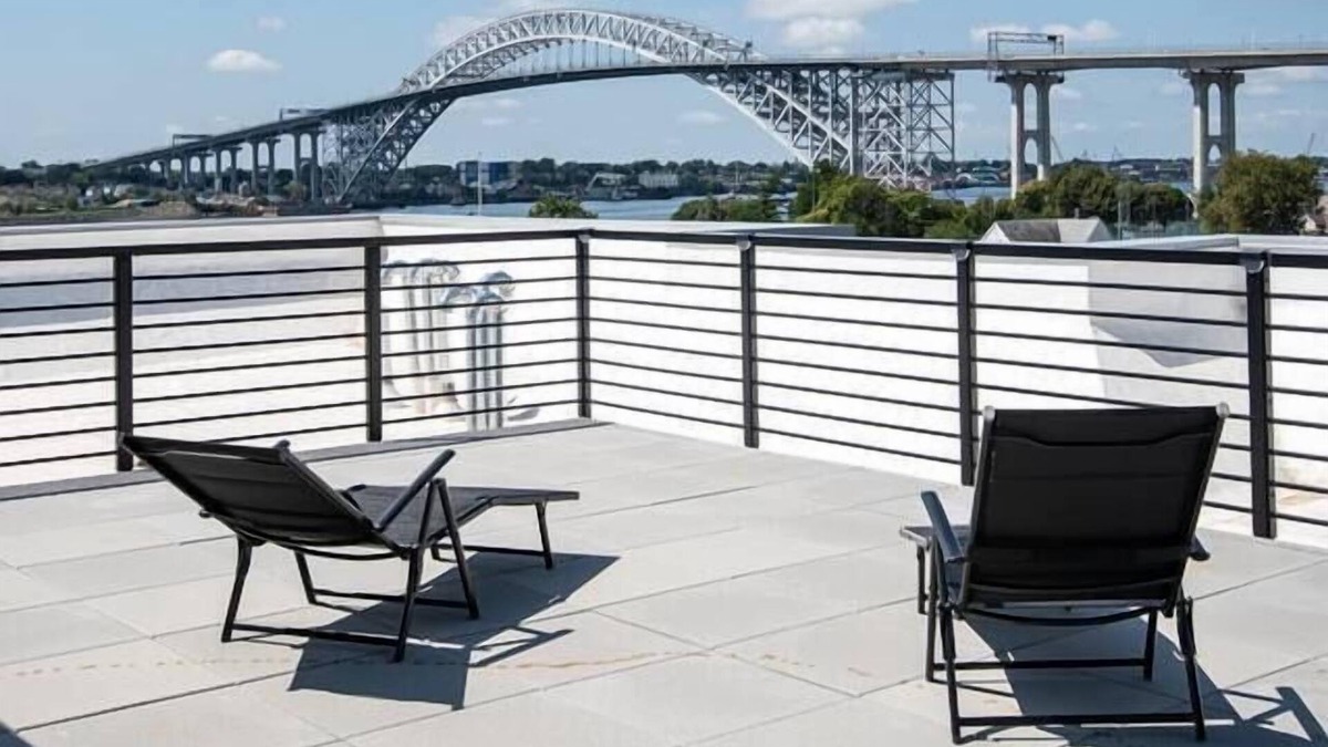 Constable Hook House | Exquisite 2BR King! Free parking! Rooftop!