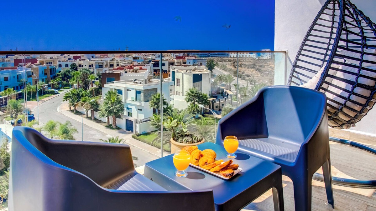 Agadir Bay Apartment | Exquisite Agadir BeachFront Getaway - Amazing View, Pool, Private Parking