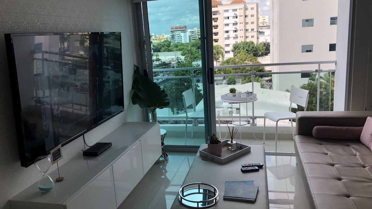 Evaristo Morales Apartment | Exquisite apt with open space in Piantini