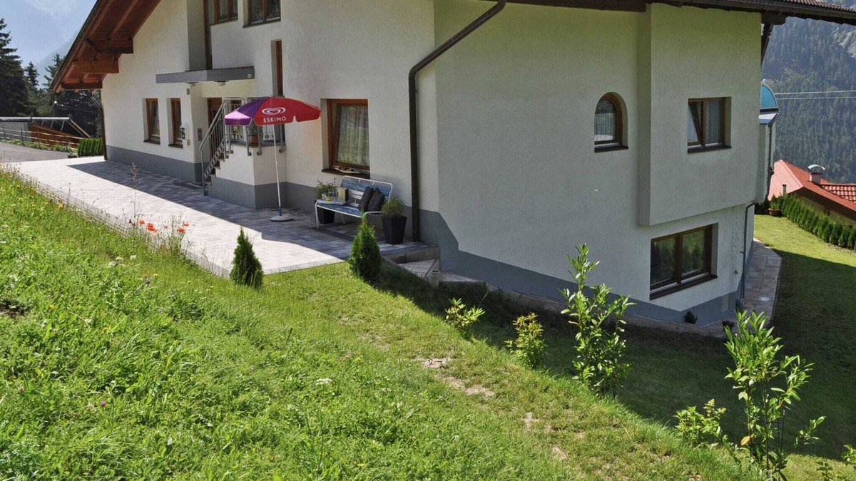 Kaunerberg Apartment | Exquisite Apartment in Kaunerberg Tyrol in the Mountains