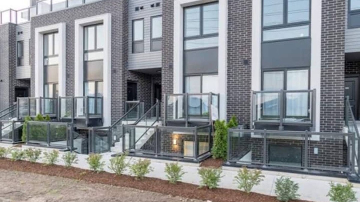 Niagara Falls Condo | Exquisite, bright &modern 2 bedroom condo.