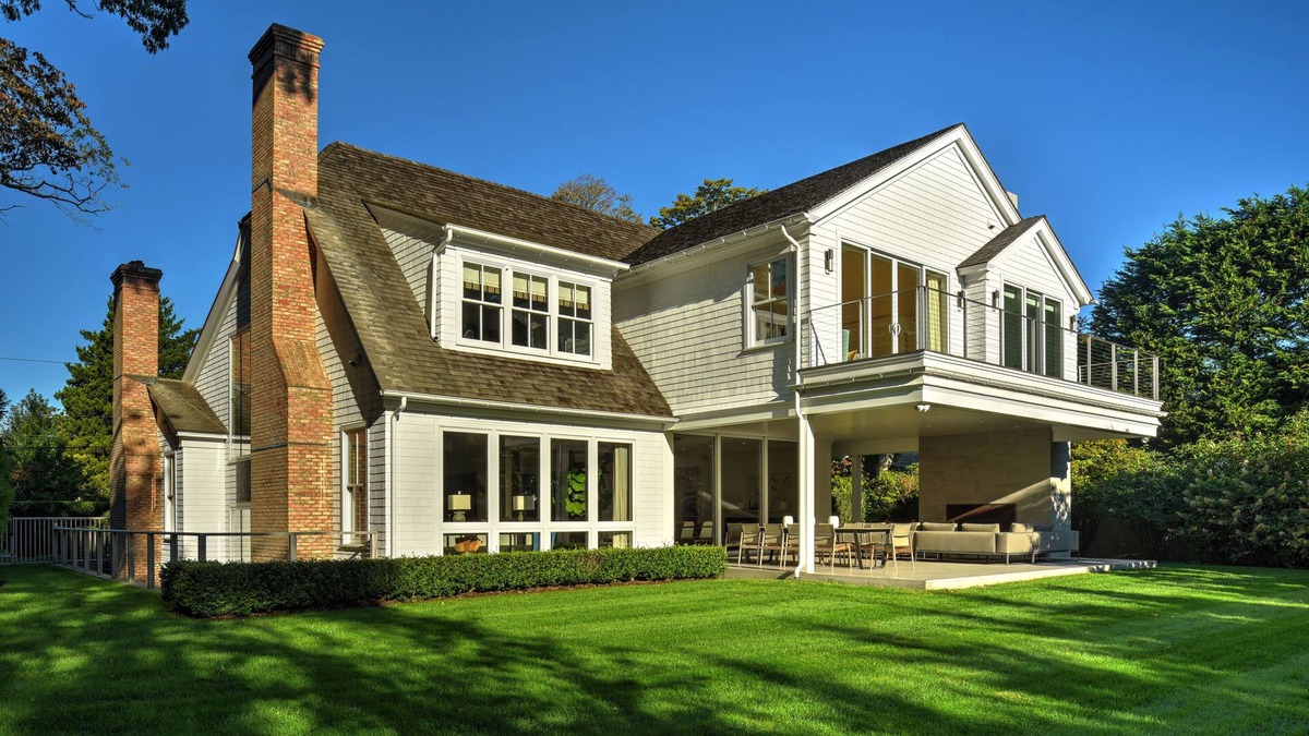East Hampton North House | Exquisite Custom Home in the Heart of East Hampton