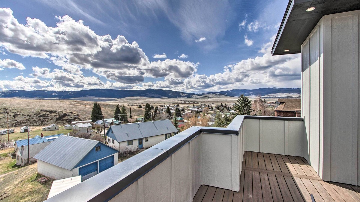 Philipsburg House | Exquisite Discovery Mtn Home w/Sweeping Views!