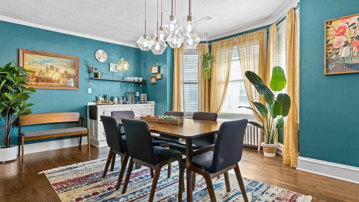 Midtown - Westport House | Exquisite Duplex in the Heart of KC + Parking