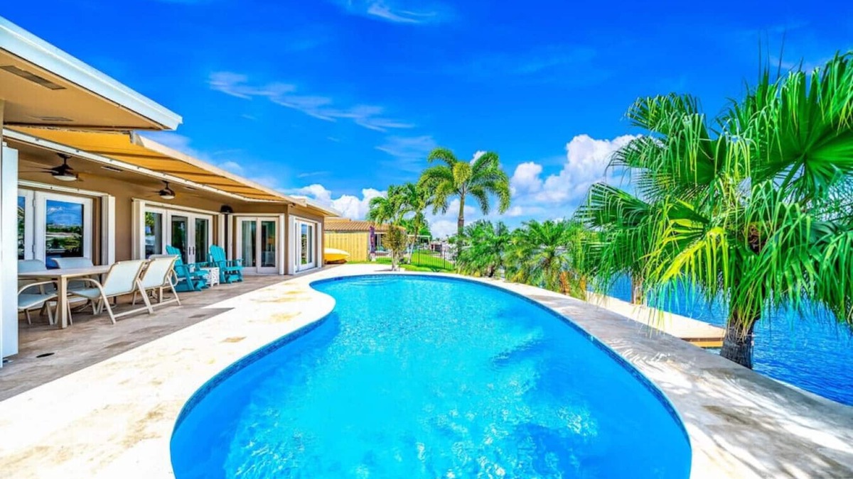 Cypress Lakes House | EXQUISITE HEATED POOL+WATERFRONT! 1 MILE TO BEACH!