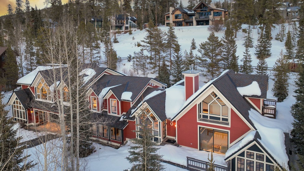 Historic District House | Exquisite IN-TOWN Gorgeously Remodeled Historic Estate!