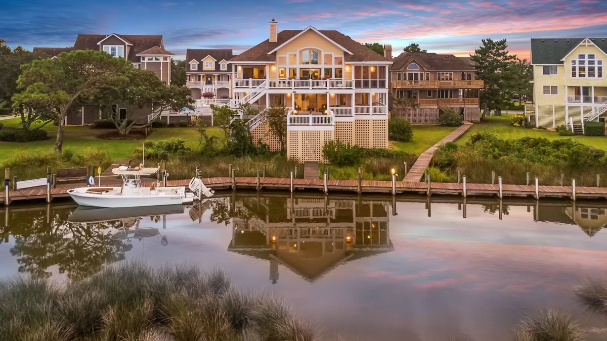 Manteo House | Exquisite Living in Pirate's Cove